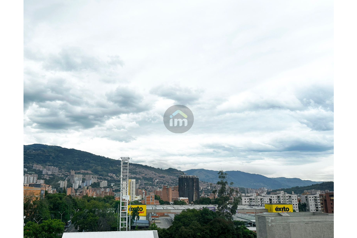 Oficina en Arriendo, Laureles -Medellín