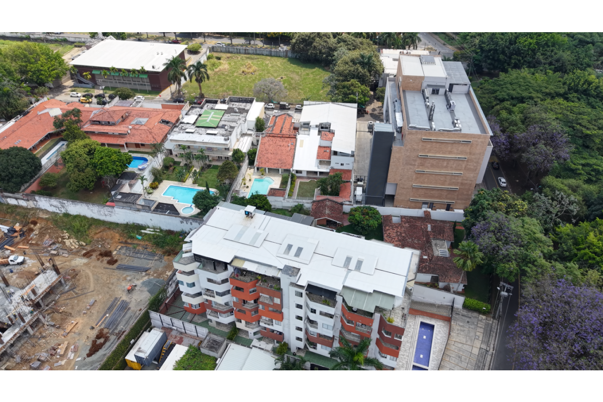 Apartamentos en Venta, Urbanización Ciudad Jardín Cali - AV15