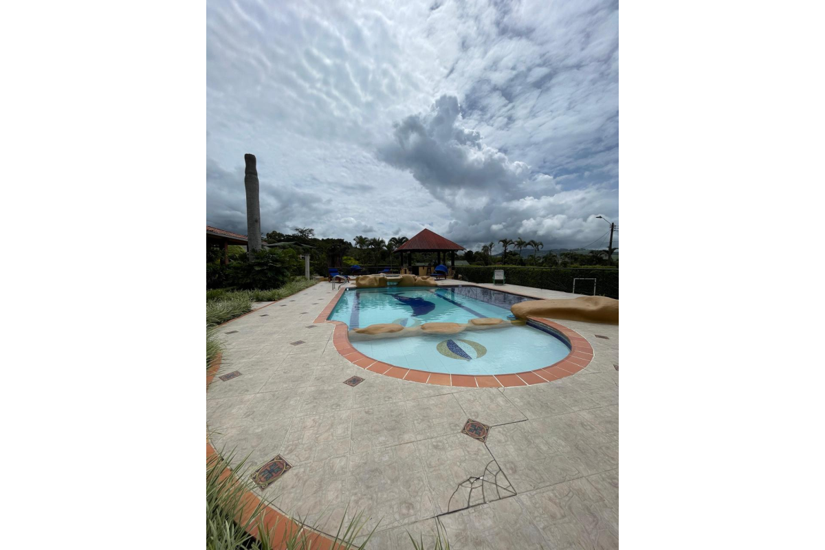 Finca en Venta en Lago Calima Calima | 3.081 m² lote | 1.076 m² construidos | lujo | piscina | jacuzzi | discoteca