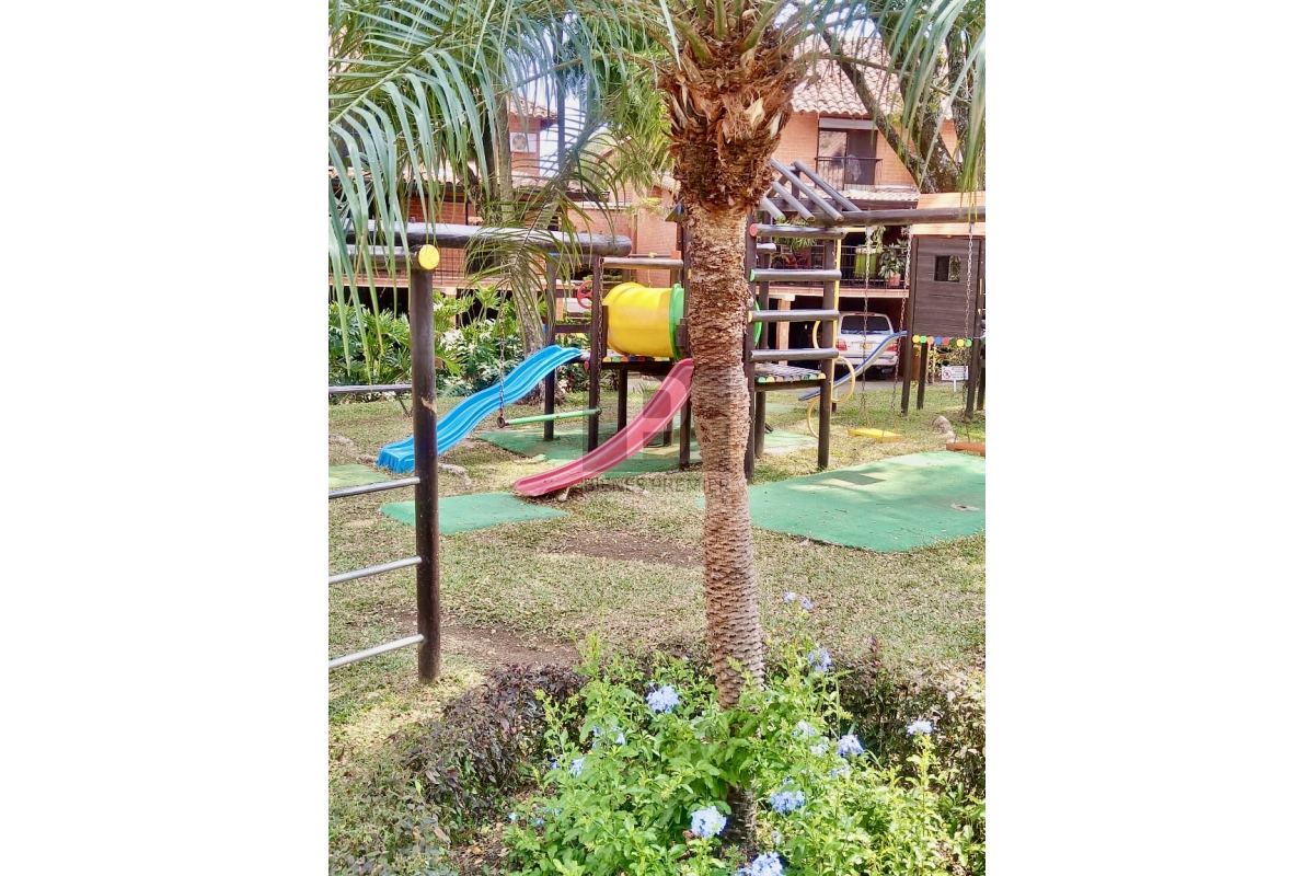 Casas en Venta, Urbanización Ciudad Jardín Cali - CV15