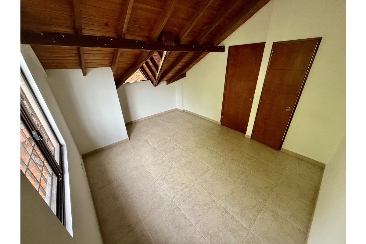 Casas en Venta, Urbanización Ciudad Jardín Cali - CV15