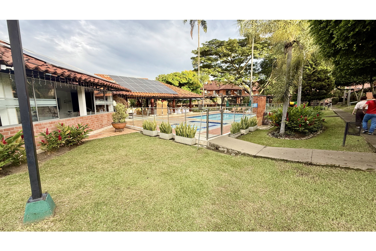 Casas en Venta, Urbanización Ciudad Jardín Cali - CV15