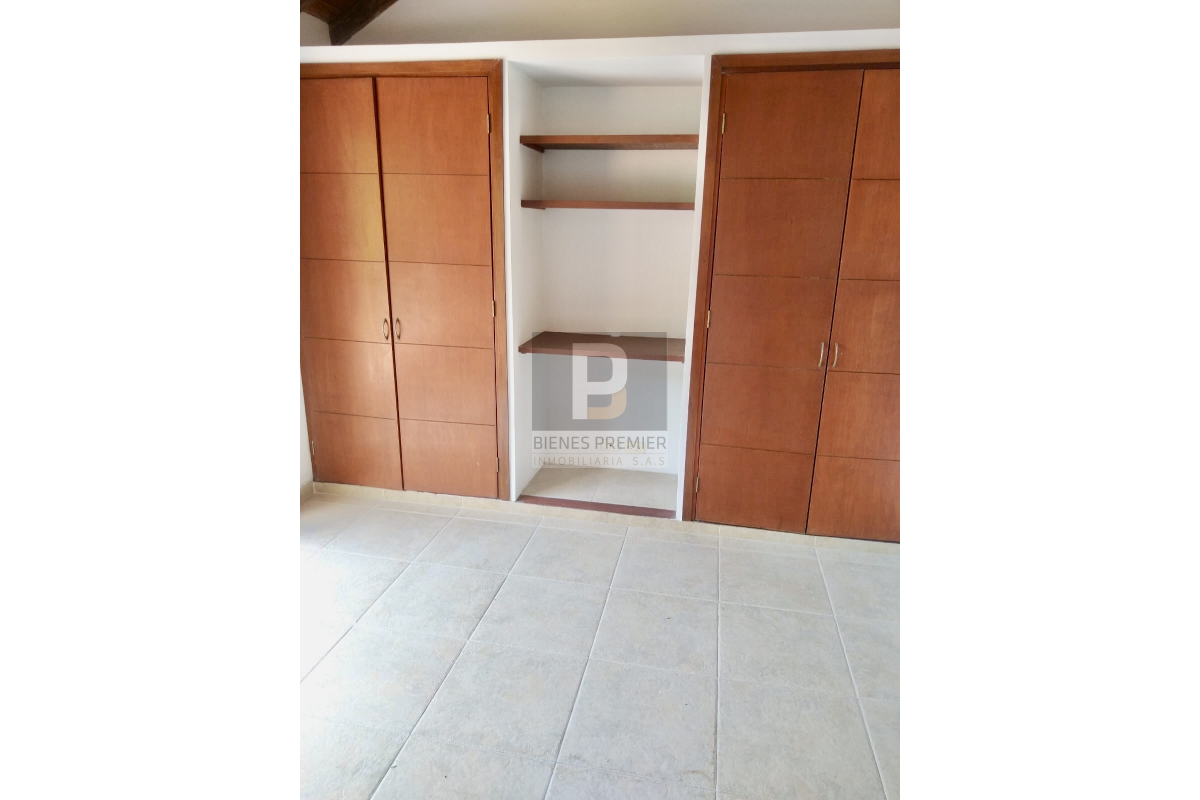 Casas en Venta, Urbanización Ciudad Jardín Cali - CV15