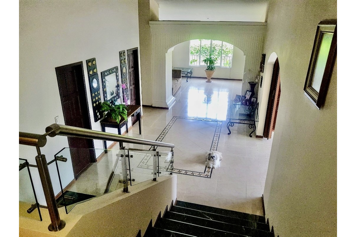 Casas en Venta, Urbanización Ciudad Jardín Cali - CV27