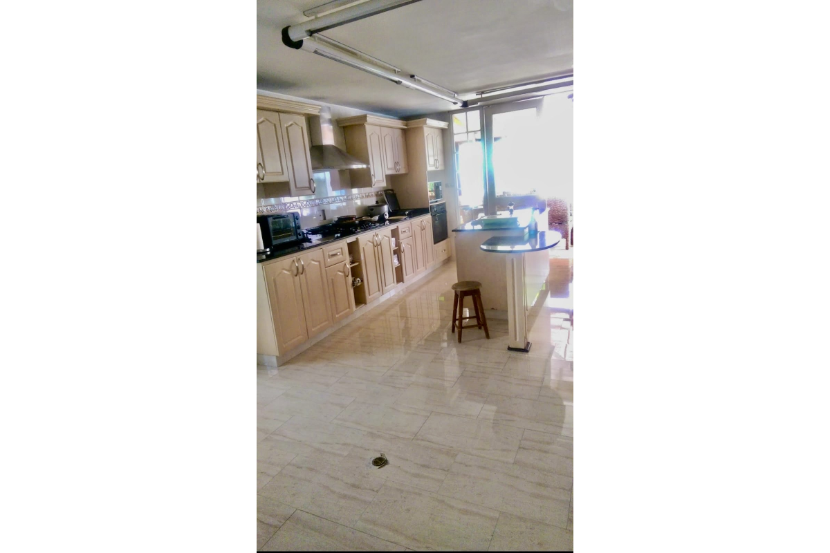 Casas en Venta, Urbanización Ciudad Jardín Cali - CV27