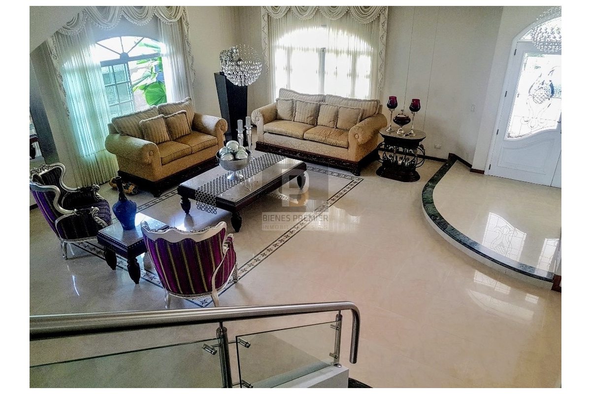 Casas en Venta, Urbanización Ciudad Jardín Cali - CV27