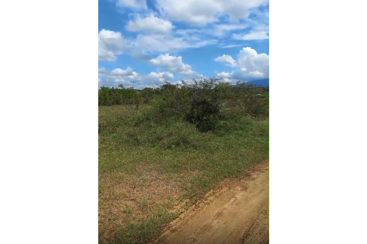 Lote B Esquinero en Venta, Transversal 12 Tulua - LV46