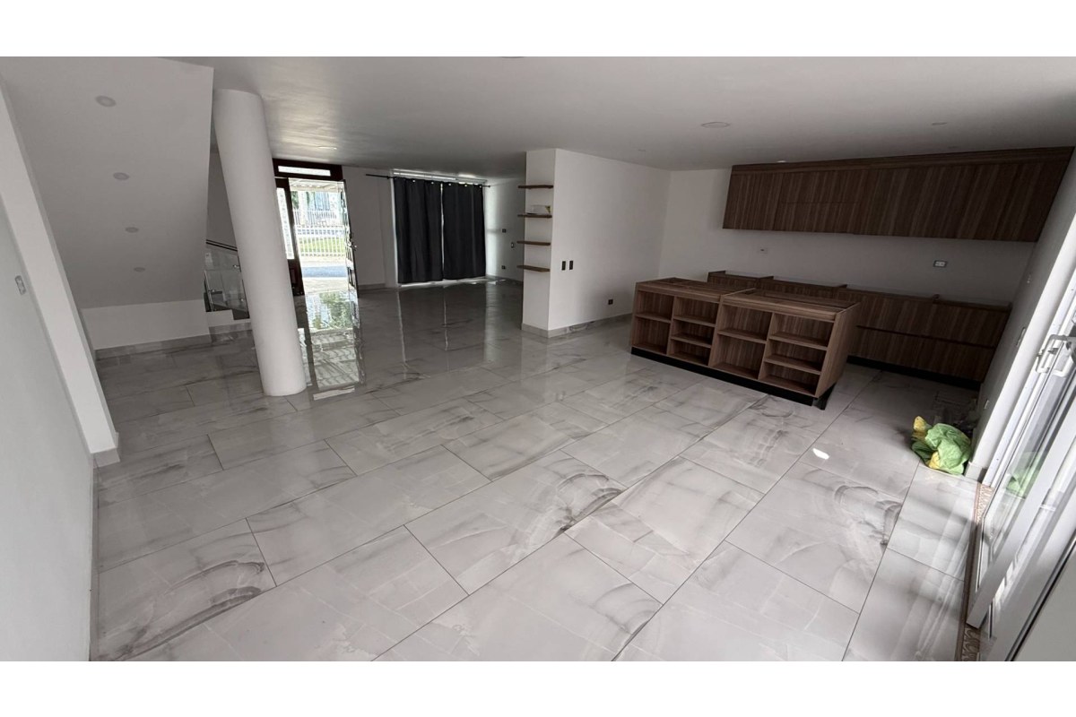 Casa en Condominio Remodelada en Venta, Ciudad Jardín Cali - CV49