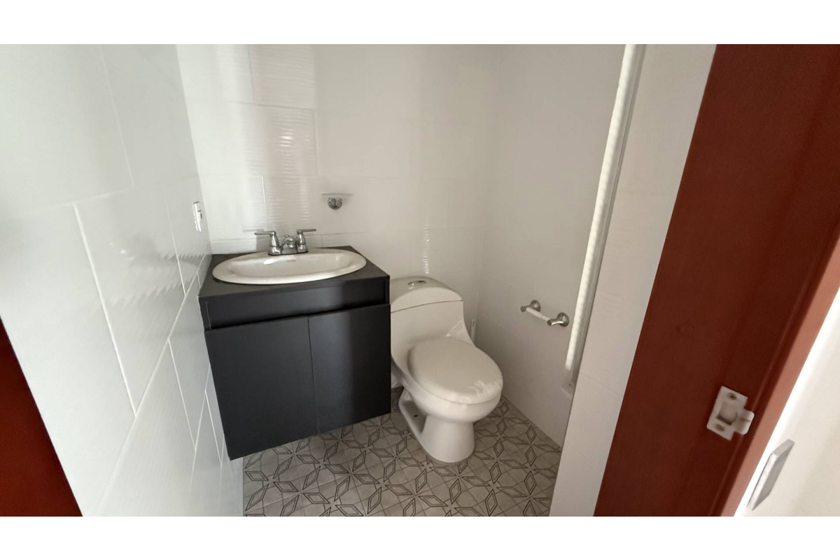 Casa en Condominio Remodelada en Venta, Ciudad Jardín Cali - CV49