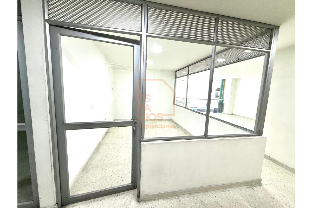 Locales en Arriendo, Ricaurte Bogotá - LOAR334