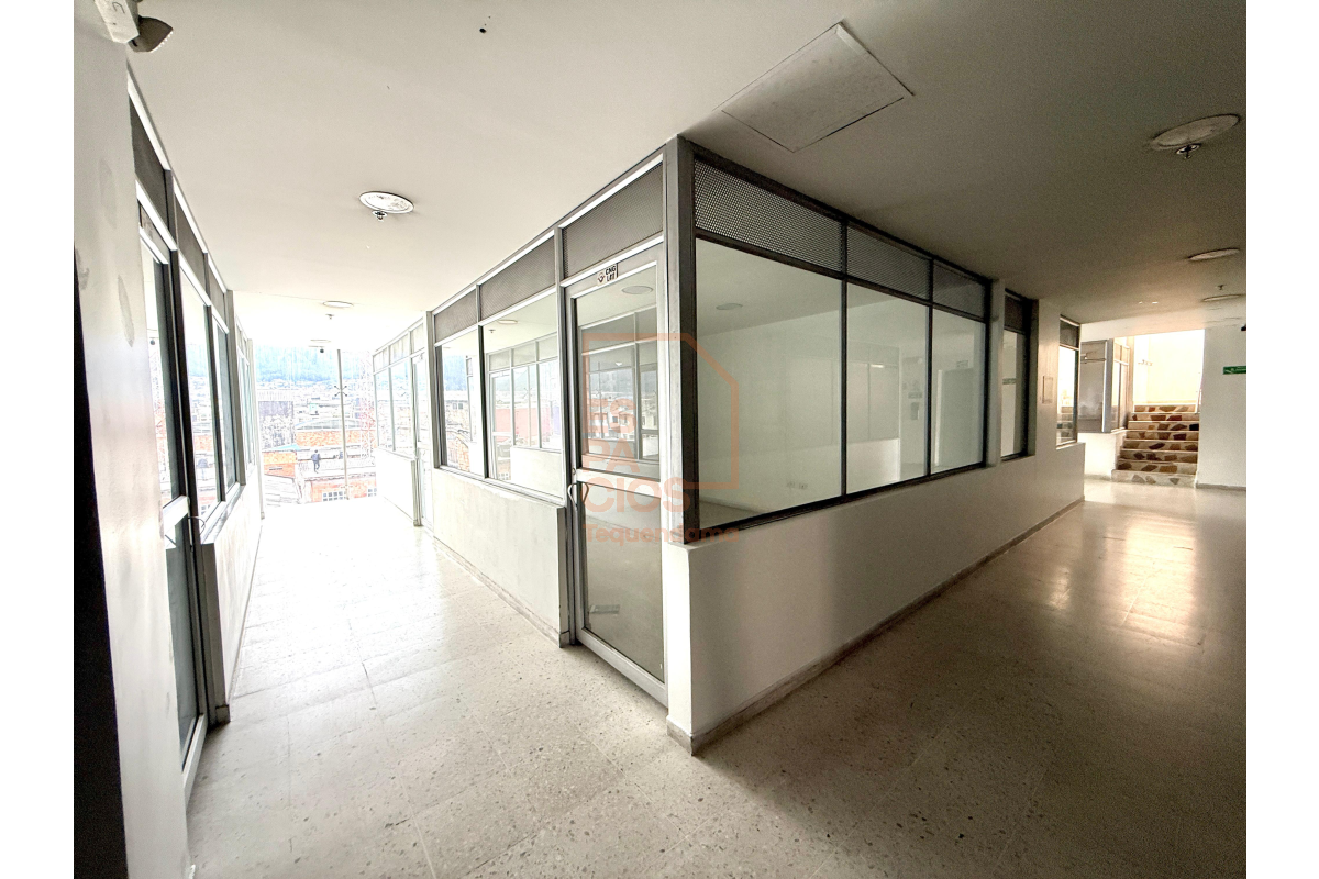 Locales en Arriendo, Ricaurte Bogotá - LOAR336